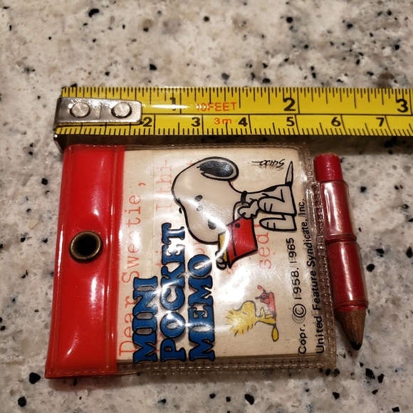 Vintage 1965 Snoopy Mini Pocket Memo. - Picture 2 of 4